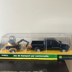 John Deere pick up hauling set brand new